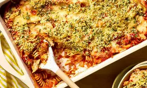طرز تهیه کاسرول پارمزان و مرغ