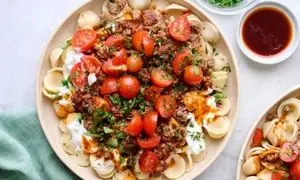 پخت ماکارونی به سبک ترکی با سس ماست