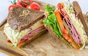 طرز تهیه ساندویچ پاسترامی گرم خانگی