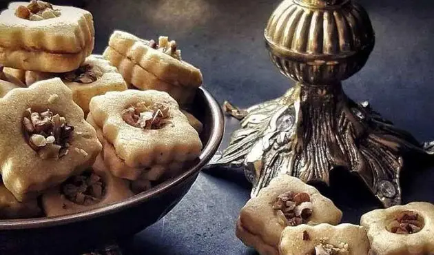طرز تهیه شیرینی آردی گردویی؛ شیرینی خوشمزه ویژه نوروز