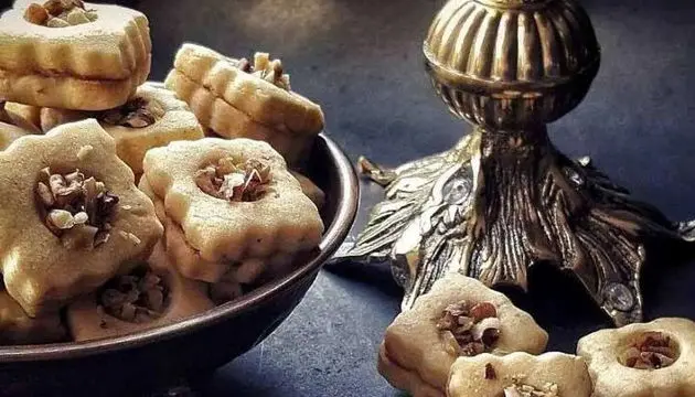 طرز تهیه شیرینی آردی گردویی؛ شیرینی خوشمزه ویژه نوروز