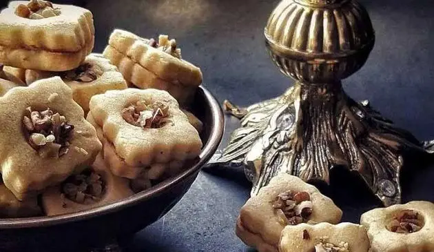 طرز تهیه شیرینی آردی گردویی؛ شیرینی خوشمزه ویژه نوروز
