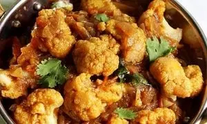 طرز تهیه خورشت گل کلم؛ طعمی جدید و جذاب