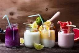 طرز تهیه اسموتی با میوه یخ زده: نوشیدنی سالم و خوشمزه