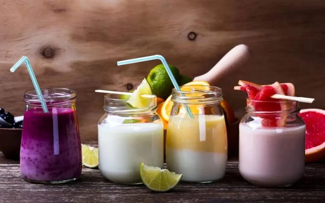 طرز تهیه اسموتی با میوه یخ زده: نوشیدنی سالم و خوشمزه