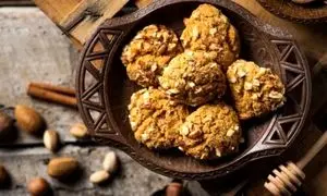 طرز تهیه کوکی آجیلی، یک بمب انرژی که حسابی شارژتون می‌کنه 