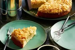 کیک توسکا ؛ دسر سوئدی با لایه ای جادویی از بادام کاراملی