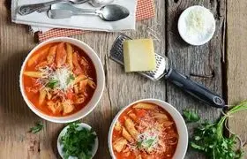 طرز تهیه سوپ مرغ و پارمزان