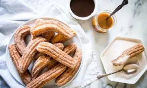 چگونه می‌توان در خانه چوروس اسپانیایی تهیه کرد؟