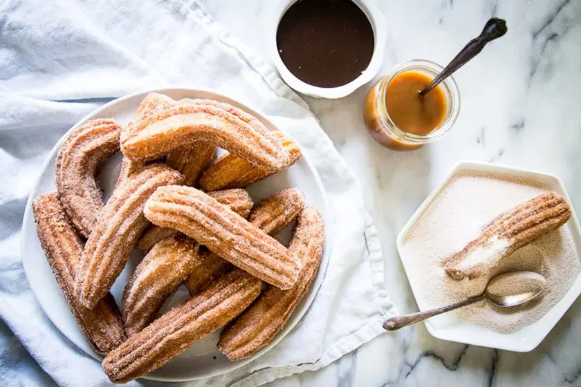 چگونه می‌توان در خانه چوروس اسپانیایی تهیه کرد؟