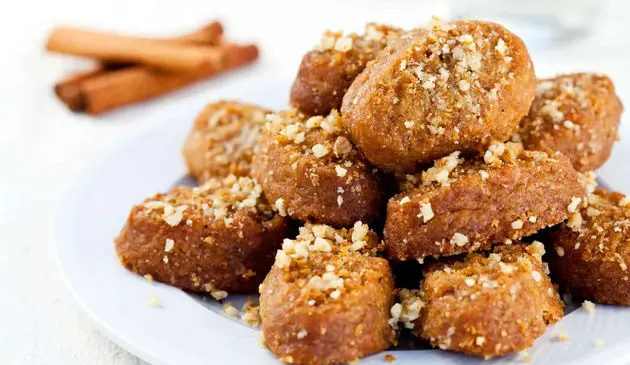  طرز تهیه ملوماکارونا؛ شیرینی سنتی یونانی با عطر پرتقال