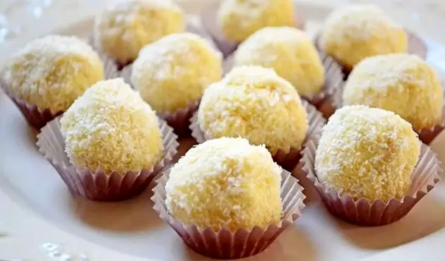  طرز تهیه توپک نارگیلی، یک شیرینی شیک و خوشمزه برای عید نوروز 