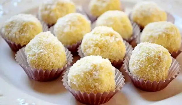  طرز تهیه توپک نارگیلی، یک شیرینی شیک و خوشمزه برای عید نوروز 