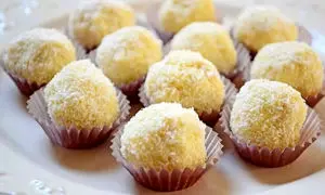  طرز تهیه توپک نارگیلی، یک شیرینی شیک و خوشمزه برای عید نوروز 