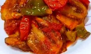 خوراک گوجه و بادمجان ؛ ساده و خوشمزه با قیمتی مناسب