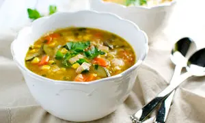 طرز تهیه سوپ ذرت و سبزیجات برای سرماخوردگی