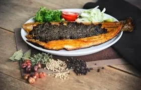 طرز تهیه حشو و ماهی جنوب سرخ کرده ؛ غذایی ساده و خوشمزه