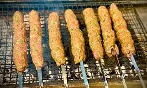 ترفند پخت کباب کوبیده بوقلمون؛ نرم و آبدار