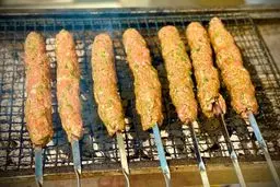 ترفند پخت کباب کوبیده بوقلمون؛ نرم و آبدار