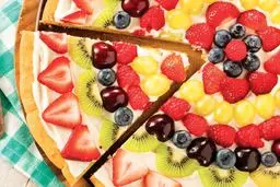 پیتزای میوه‌ای گرانولا مخصوص صبحانه