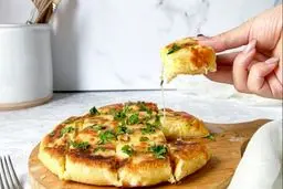 روش پخت نان شکم پر با سیب زمینی؛ سریع و ساده 