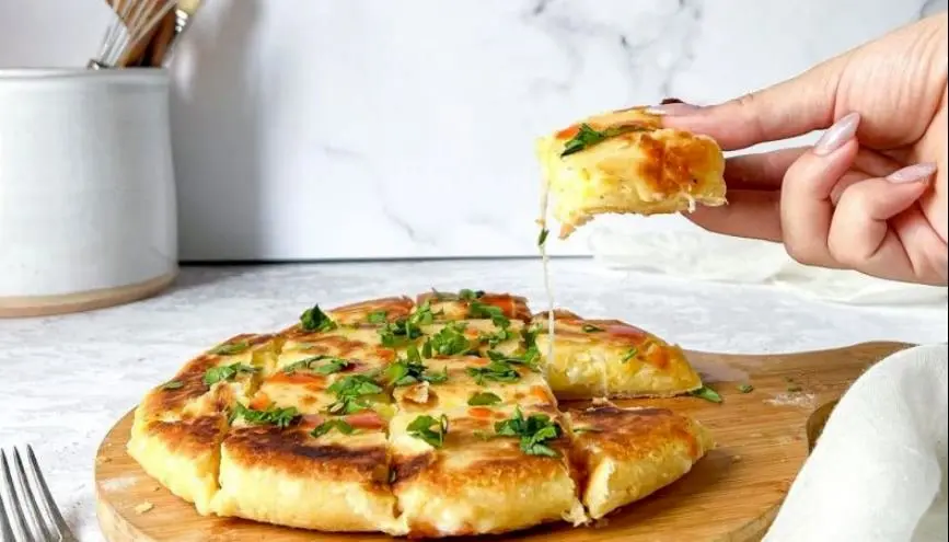 روش پخت نان شکم پر با سیب زمینی؛ سریع و ساده 