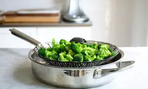 چطوری کلم بروکلی را بخارپز کنیم؟