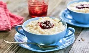 طرز تهیه پودینگ برنج فرانسوی با عطر عصاره وانیل