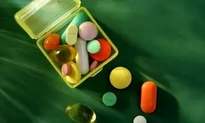 علائم مصرف بیش‌ازحد ویتامین‌ها و مکمل‌ها