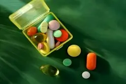 علائم مصرف بیش‌ازحد ویتامین‌ها و مکمل‌ها