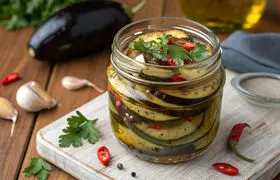 ترشی بادمجان؛ چاشنی پاییزی خوش‌رنگ با خواص شگفت‌انگیز