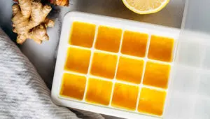 طرز تهیه شات یخی با لیمو، زنجبیل و زردچوبه