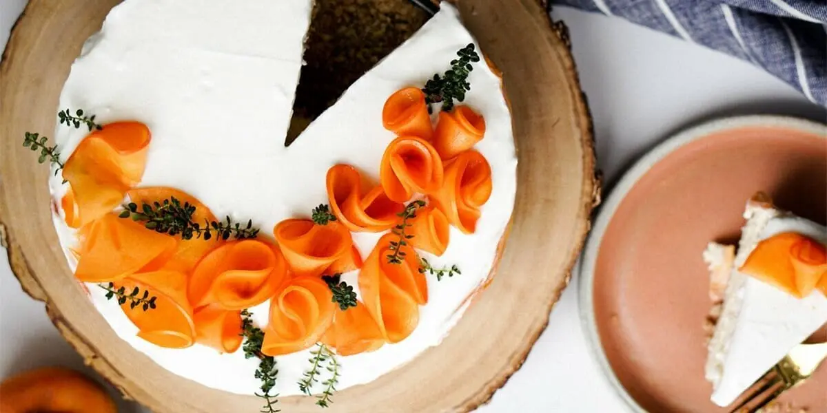 چیزکیک خرمالو یخچالی : بهترین دسر پاییزی برای دورهمی های عصرانه