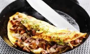 طرز تهیه املت ژامبون و پنیر