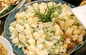 دستور تهیه سالاد نروژی با شوید خشک و ماست