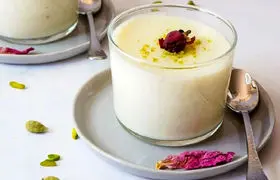  طرز تهیه فرنی نارگیلی؛ دسر آسان و خوشمزه برای شب یلدا