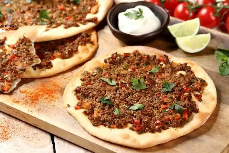طرز تهیه پیتزا ترکی خوشمزه و پر ملات
