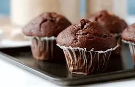 مافین دبل چاکلت نرم و خوشمزه به روش کافی شاپی