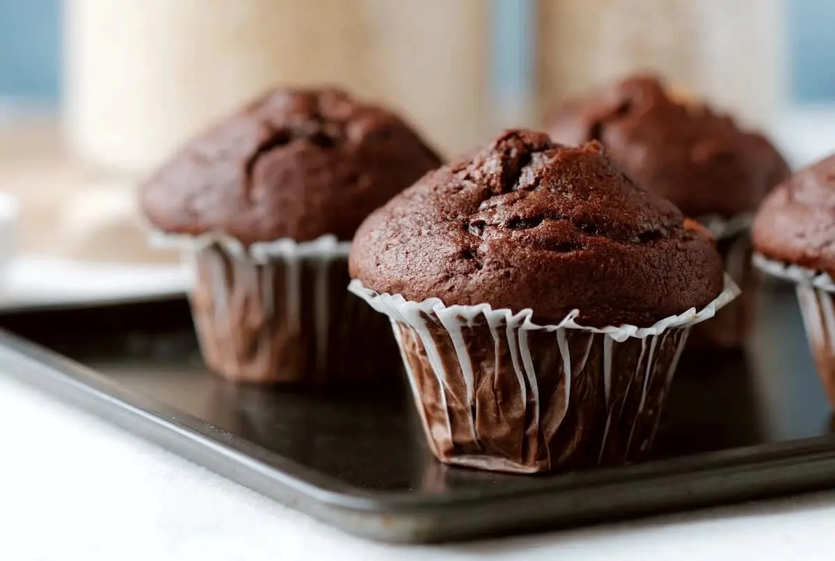 مافین دبل چاکلت نرم و خوشمزه به روش کافی شاپی