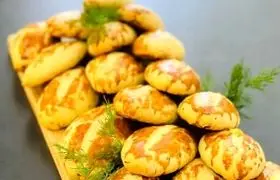 دستور پخت پواچا؛ نان ترکی با طعم پنیر و شوید