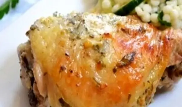 مرغ مارینه یونانی ؛ غذایی فوری برای وضعیت جنگی + روش تهیه