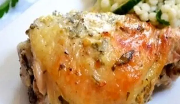 مرغ مارینه یونانی ؛ غذایی فوری برای وضعیت جنگی + روش تهیه