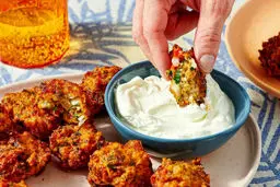 طرز تهیه کتلت گوجه فرنگی؛ غذایی خوشمزه از دل یونان