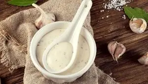 سس سیر خانگی ؛ طعمی غلیظ ، معطر و همه کاره برای ارتقای هر غذا + روش تهیه