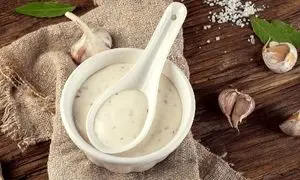 سس سیر خانگی ؛ طعمی غلیظ ، معطر و همه کاره برای ارتقای هر غذا + روش تهیه