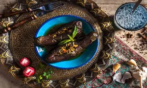 طرز تهیه ترشی بادمجان شکم پر در خانه