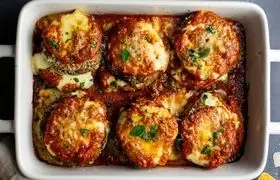 طرز تهیه بادمجان پنیری، غذای خوشمزه مدیترانه‌ای 