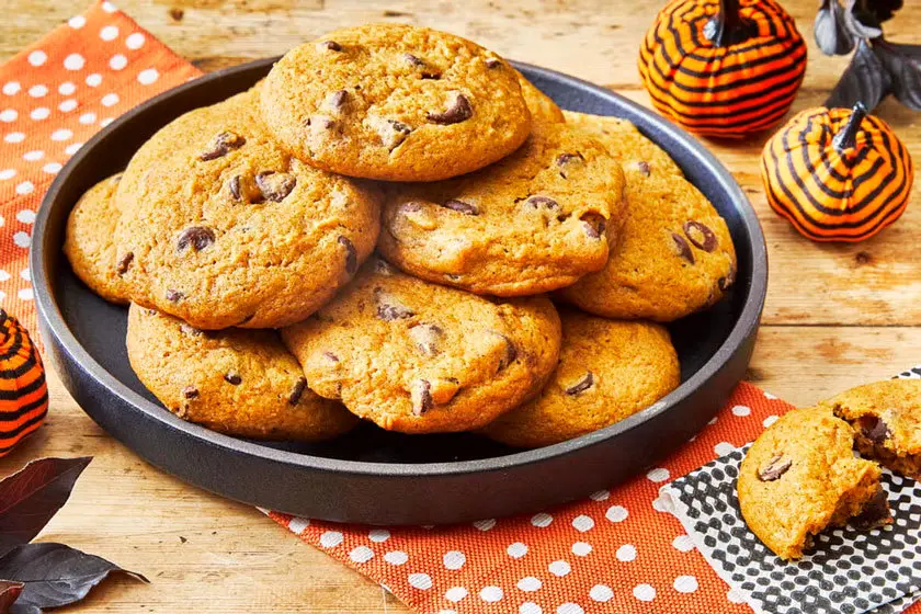 طرز تهیه کوکی جو دوسر با کدو حلوایی و چیپس شکلاتی