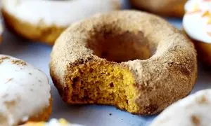  دونات کدو حلوایی؛ شیرینی خوشمزه با عطر و بوی پاییز