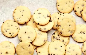 شیرینی کشمشی خانگی؛طرز تهیه شیرینی کشمشی نرم و خوشمزه